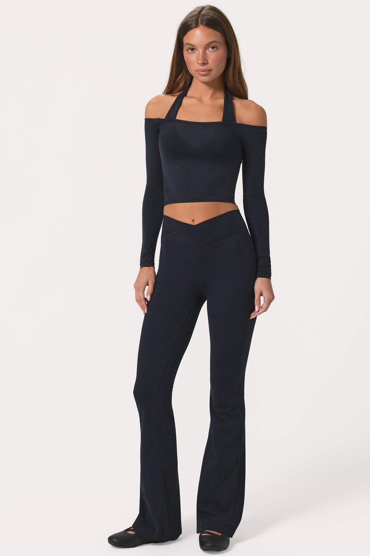 Soft Active V-Waist Flared Leggings in Black