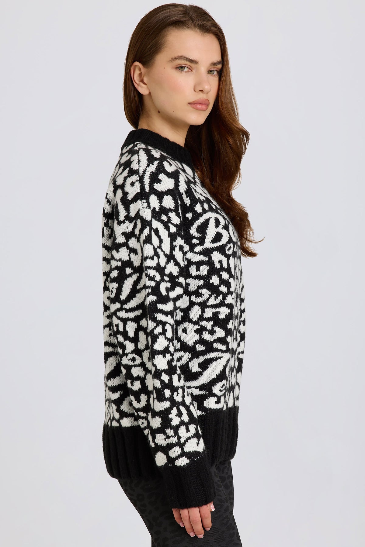 Jacquard-Knit Oversized Jumper in Black