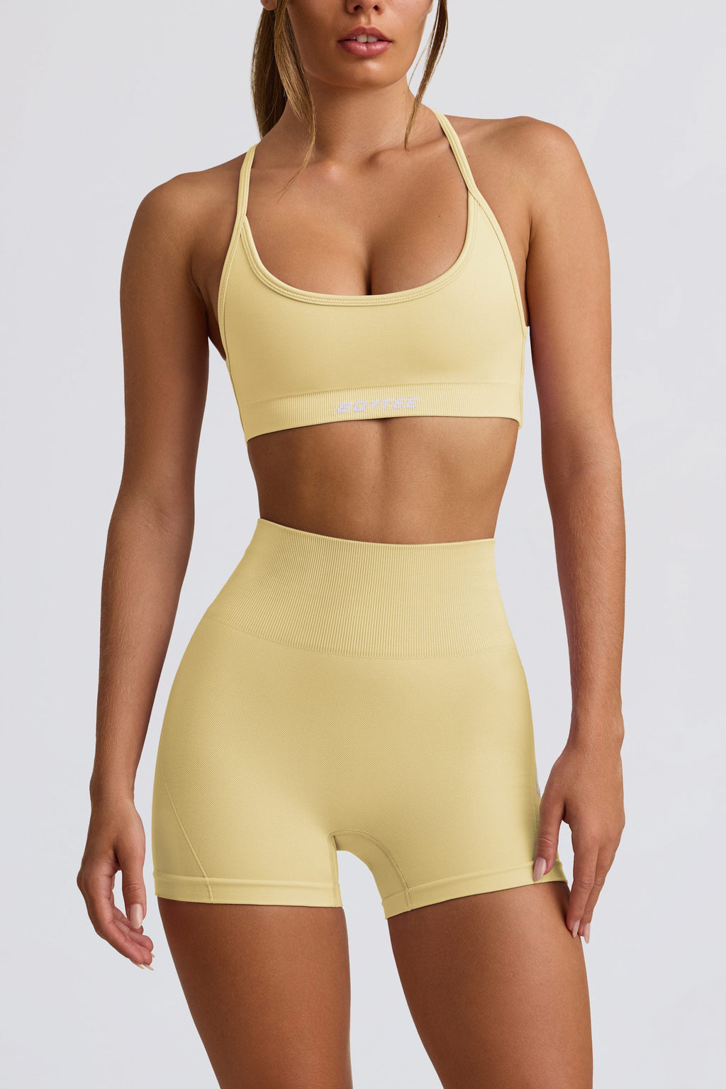 Super Sculpt Seamless Backless Sports Bra in Butter